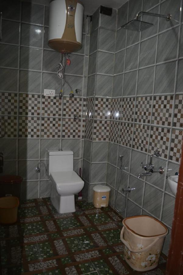 Srīnagar Nice One Palace מראה חיצוני תמונה