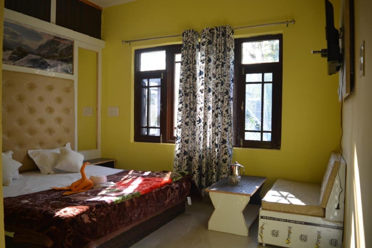 Srīnagar Nice One Palace מראה חיצוני תמונה