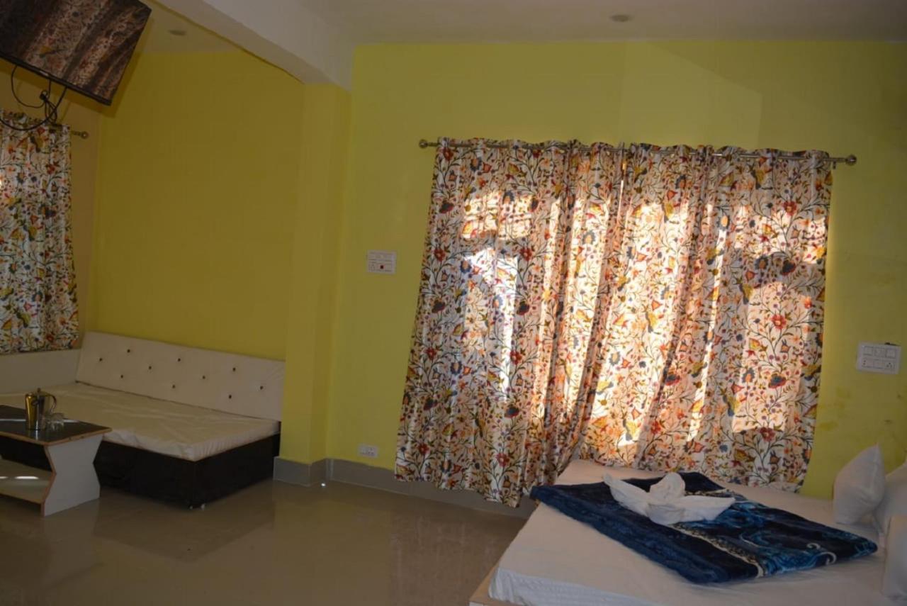 Srīnagar Nice One Palace מראה חיצוני תמונה