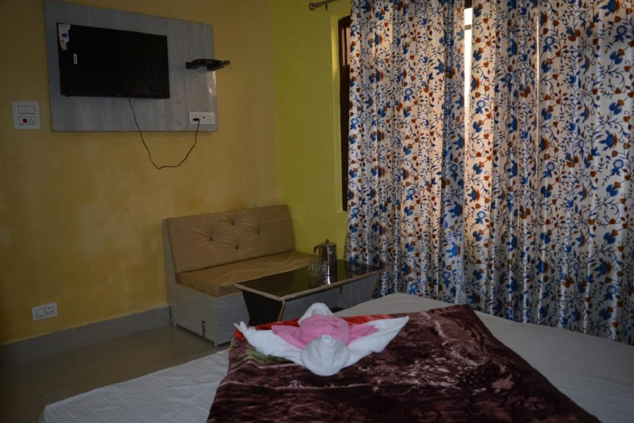 Srīnagar Nice One Palace מראה חיצוני תמונה