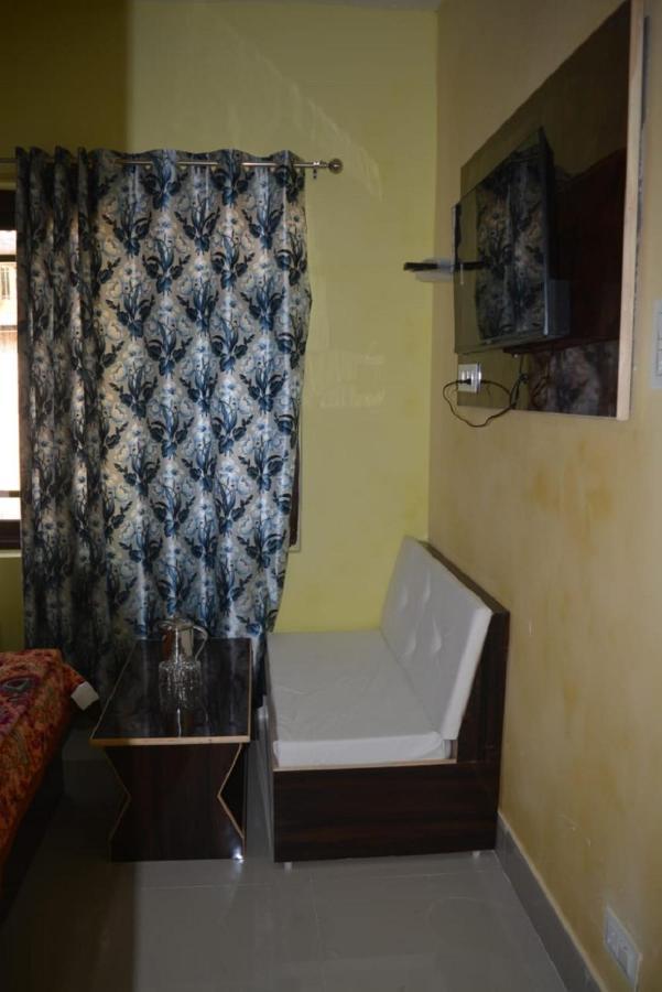 Srīnagar Nice One Palace מראה חיצוני תמונה