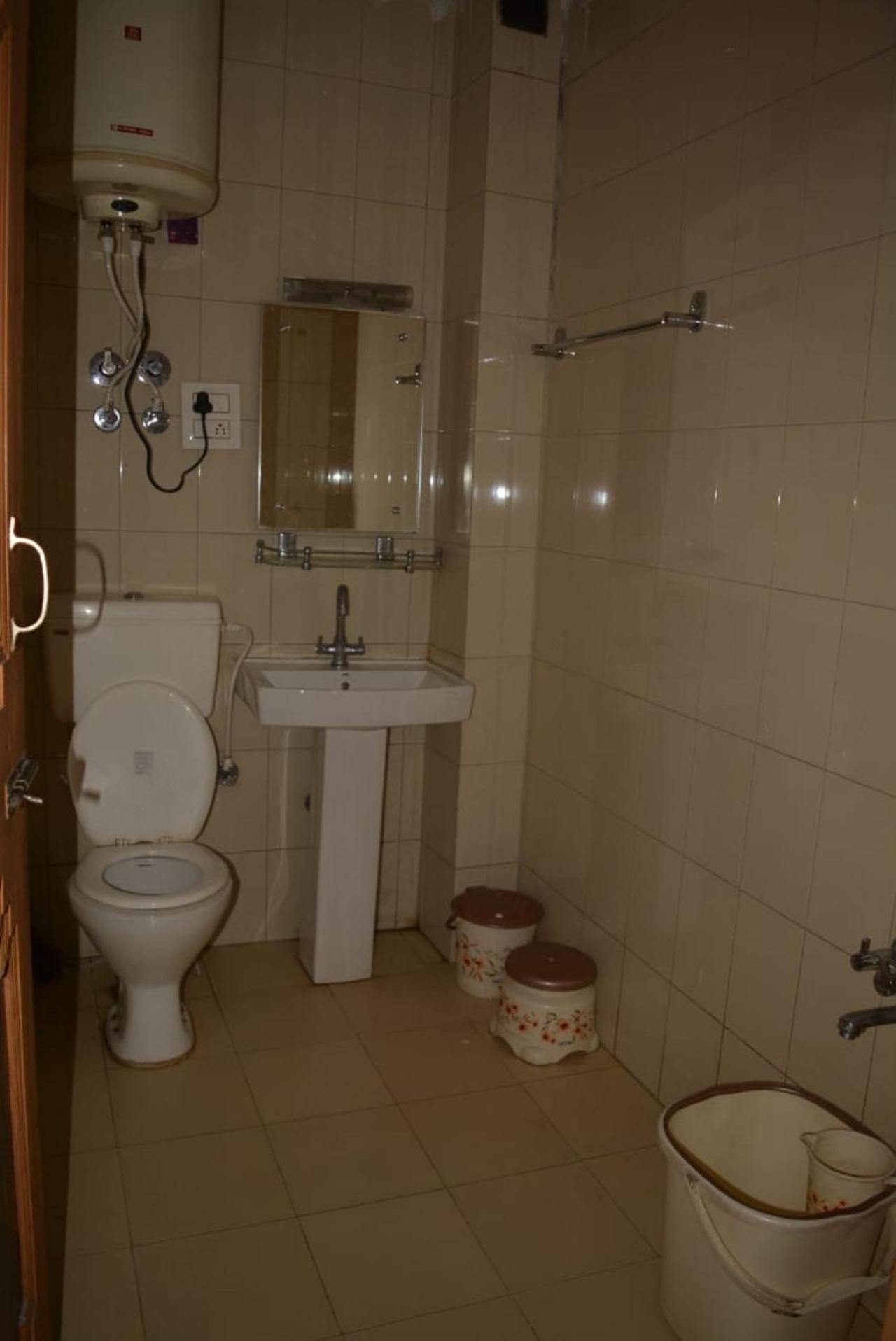 Srīnagar Nice One Palace מראה חיצוני תמונה